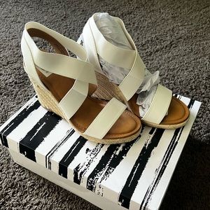 DV New Wedge Sandal